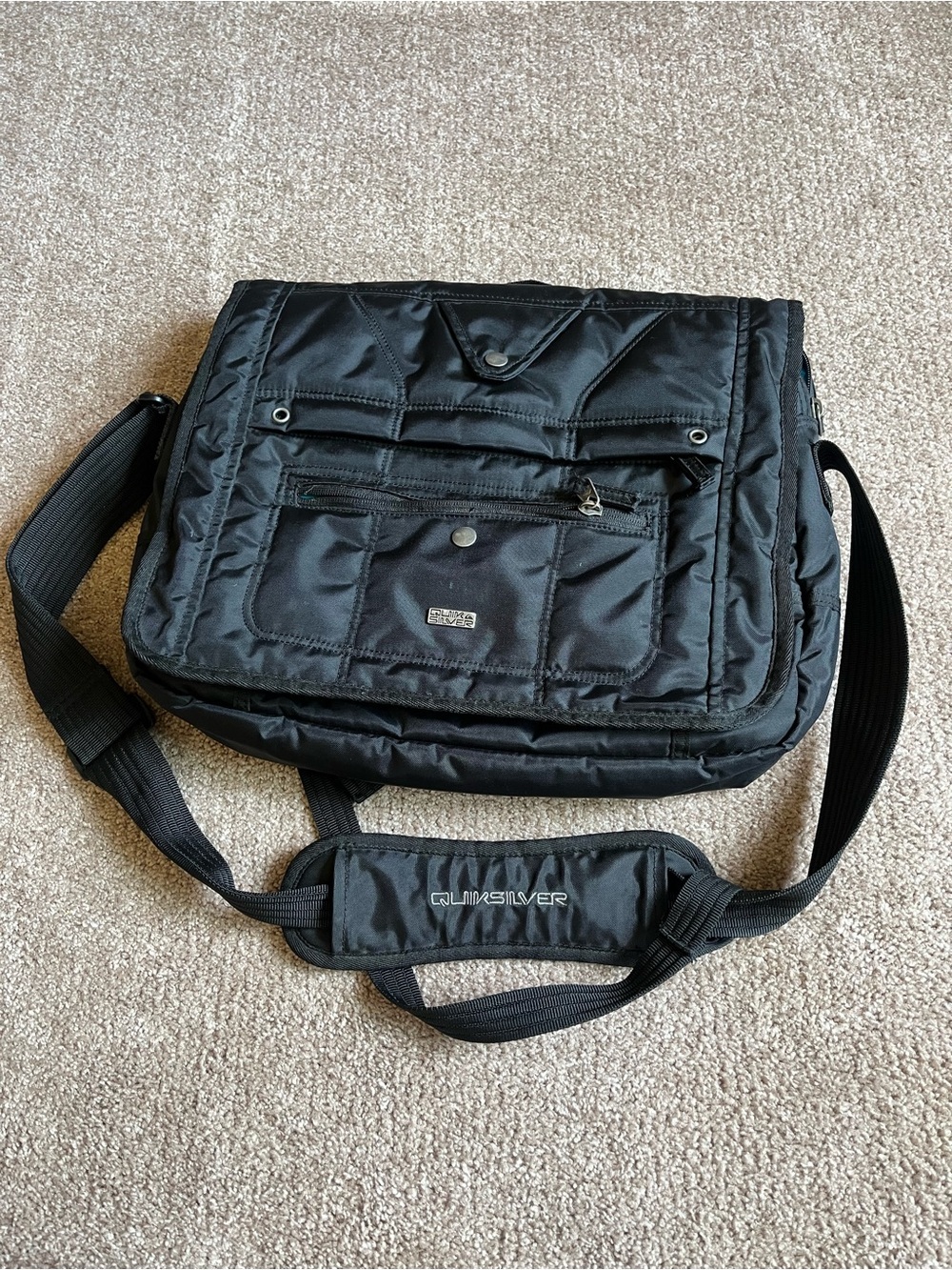 VTG 00’s / Y2K Quiksilver Black & Blue Satchel Bag